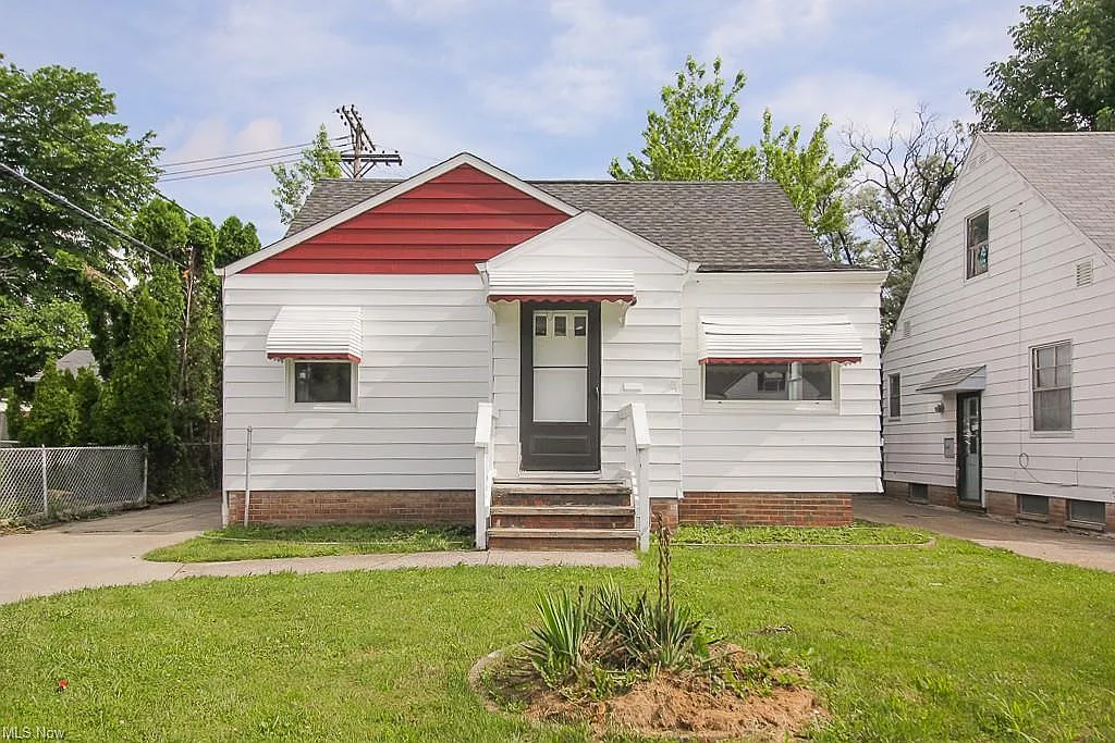 15303 Edgewood Ave photo 1