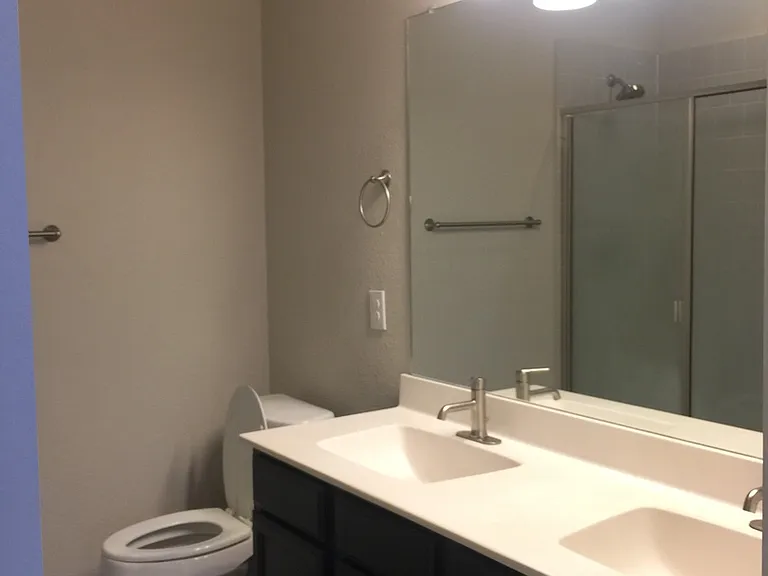 914 Chaparral Trl — Photo 11