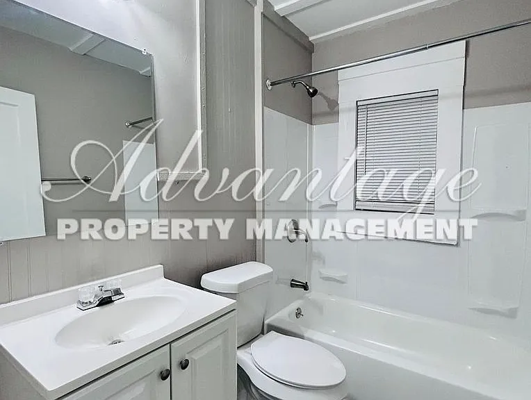 847 Ayers St — Photo 10