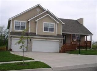 4011 Bennington Dr, Saint Joseph, MO 64506