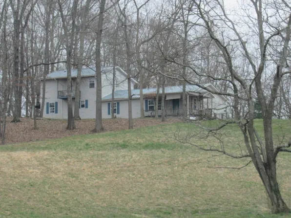 409 Smokey Hill Pvt Dr, Blountville, TN 37617