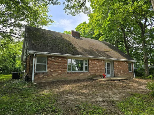 1522 S Main St, Hillsboro, IL 62049