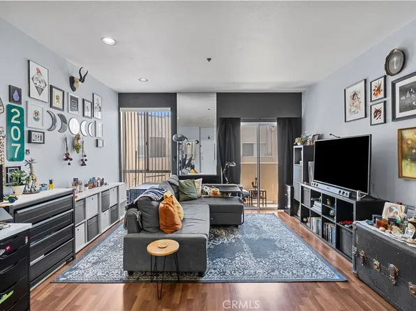 19350 Sherman Way Unit 328, Reseda, CA 91335