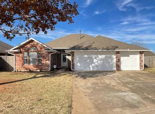 627 Hunters Way, Mustang, OK 73064
