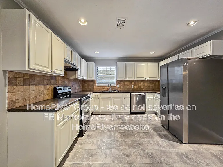 1612 Cindy Ct — Photo 6