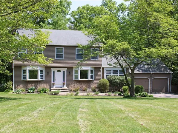 26 Royal Oaks Drive, Norwich, CT 06360
