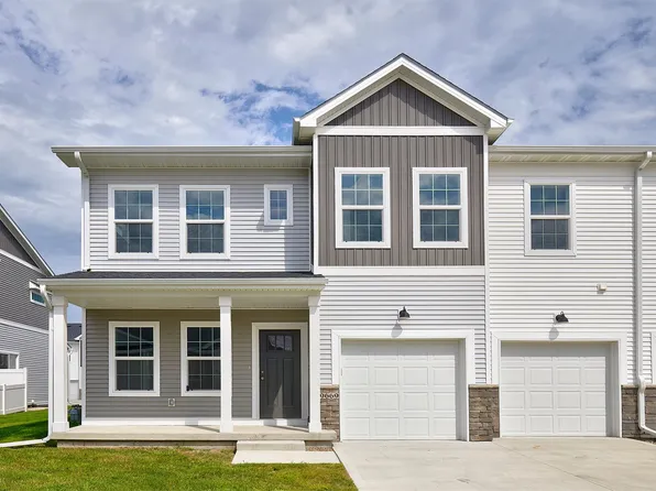 9669 Crestview Dr, West Des Moines, IA 50266