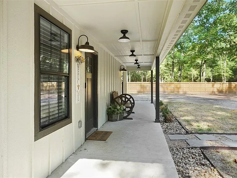 287 Blue Lake Dr — Photo 4