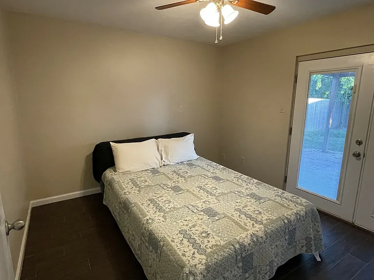 1710 Trinity Pl #B — Photo 7