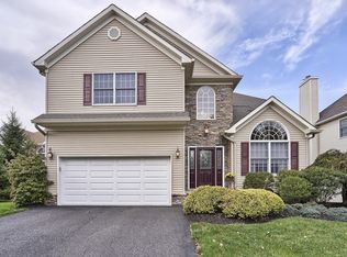 11 Levan Ct, Bridgewater, NJ 08807