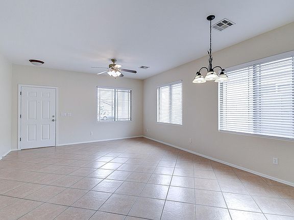 5th image of 4564 E Loma Vista St