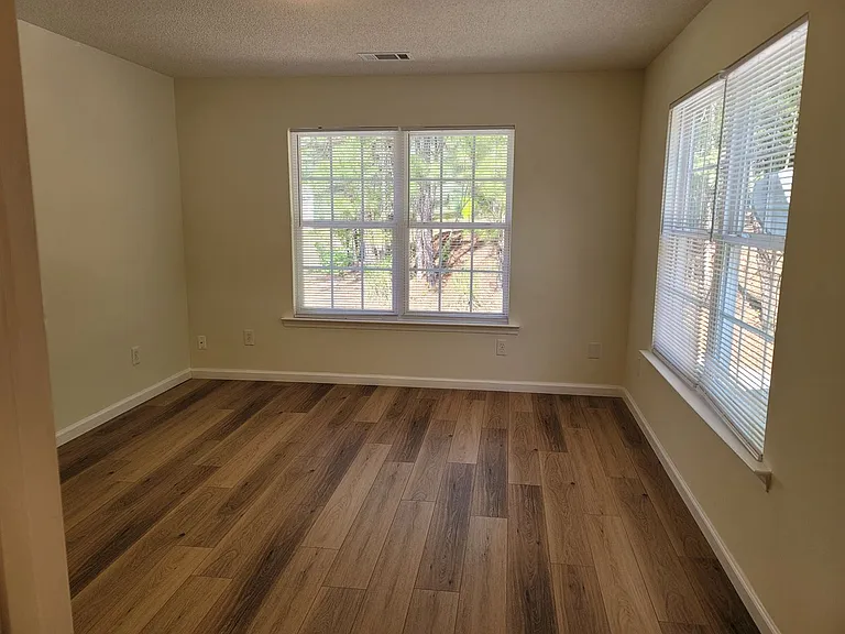 Northeast Arcadia Lakes — Photo 19