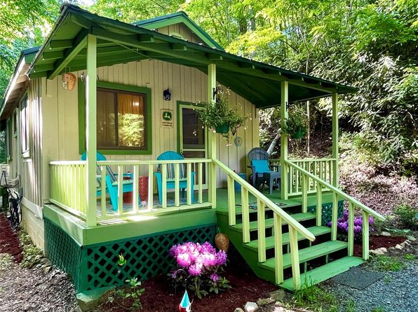 180 Valley Ln, Franklin, NC 28734