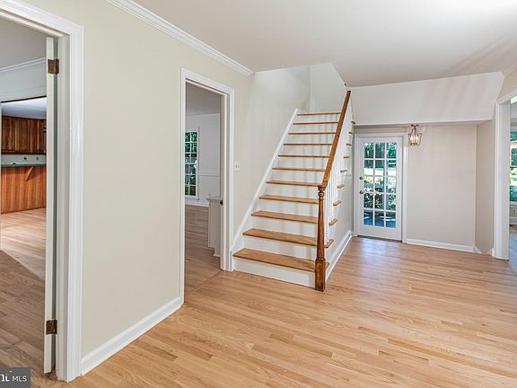 5th image of 90 Audubon Ln