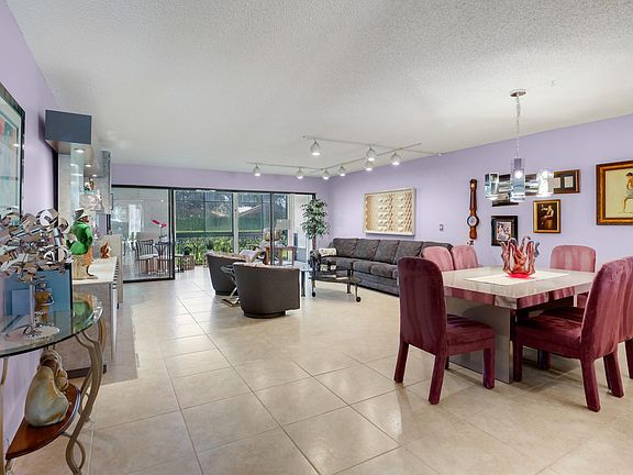 4th image of 5617 Fairway Park Drive #104
