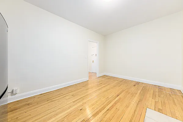 Rented by A&E Real Estate Management | media 14