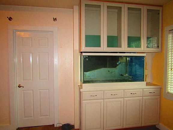 Built in Fish plumbed tank