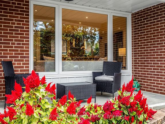 3rd image of 15 Colwick Dr