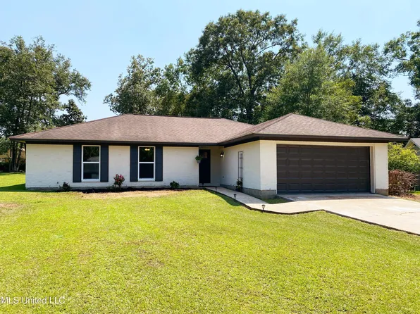 8715 Pine Ridge Blvd, Diamondhead, MS 39525