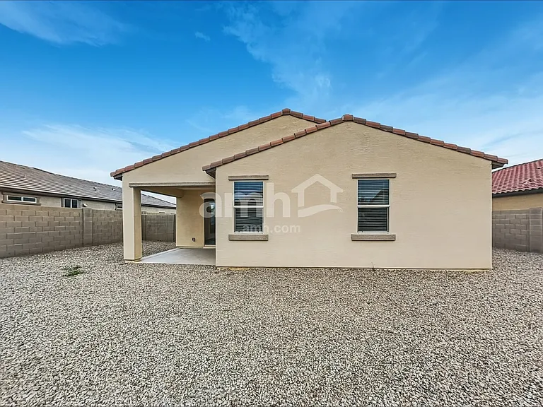 1688 E Primavera Way — Photo 16