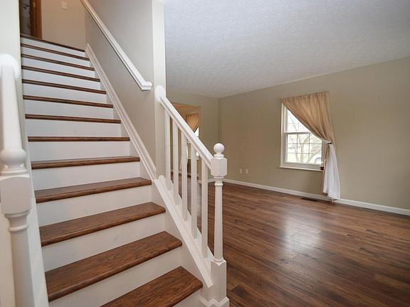 3rd image of 5101 Blossom Ct