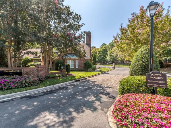 7442 Hurstbourne Green Dr, Charlotte, NC 28277