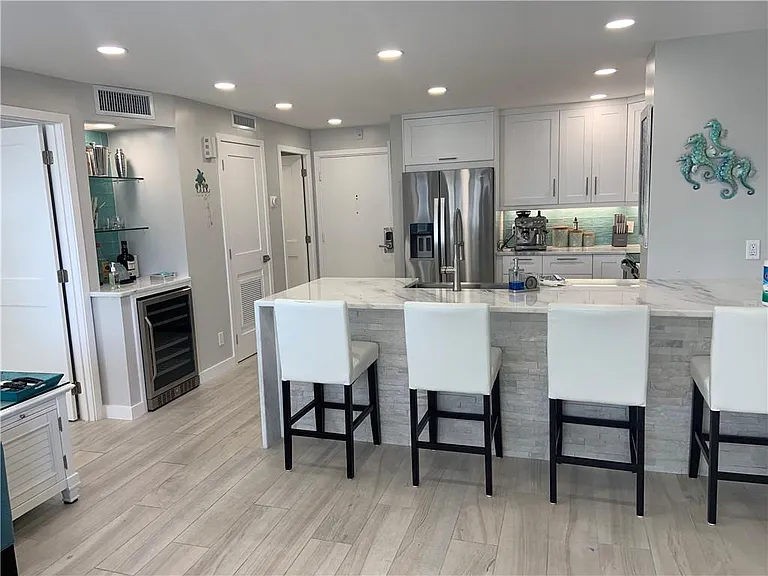 133 N Pompano Beach Blvd #507 — Photo 7