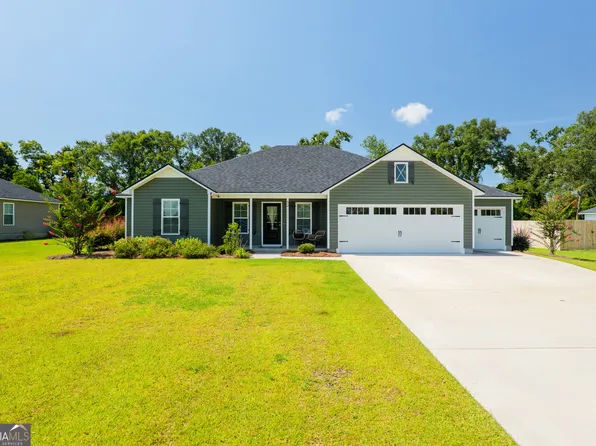 32 Lancer Ln, Ray City, GA 31645