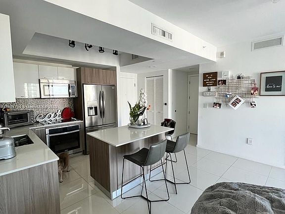 3rd image of 5300 Paseo Dr #1609