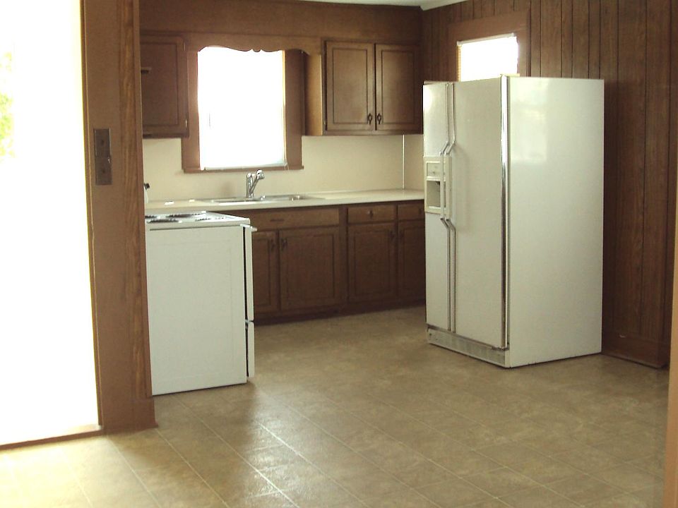 2nd image of 526 Florence Ave