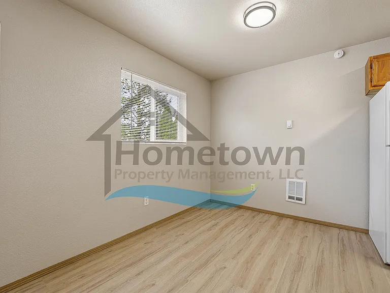 703-1 N Compton St — Photo 8