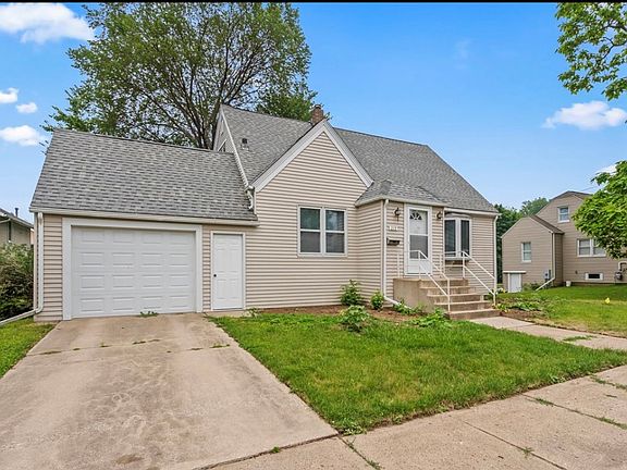 2nd image of 213 W 22nd St