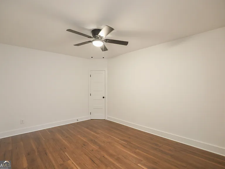 212 Southland Dr — Photo 4
