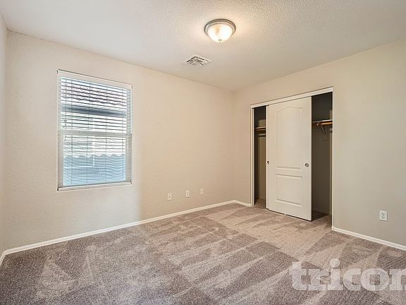 5th image of 1098 E Kelsi Ave