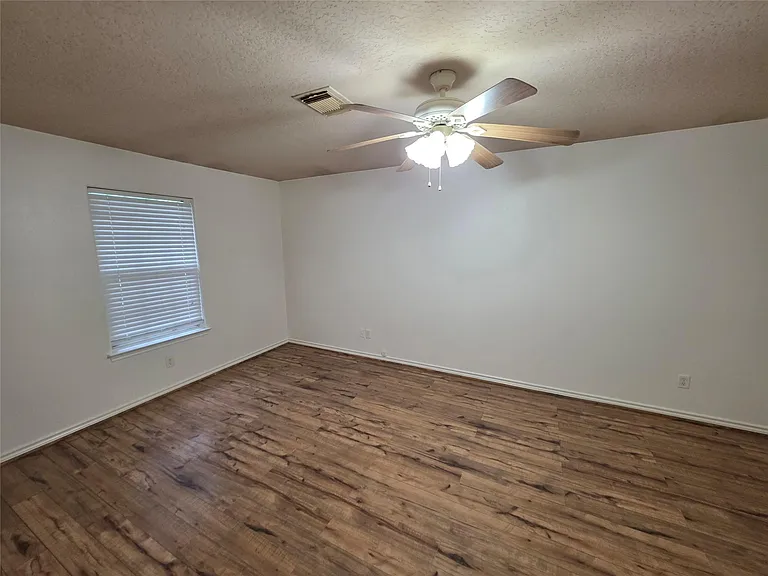 10635 Royal Cavins Dr — Photo 8