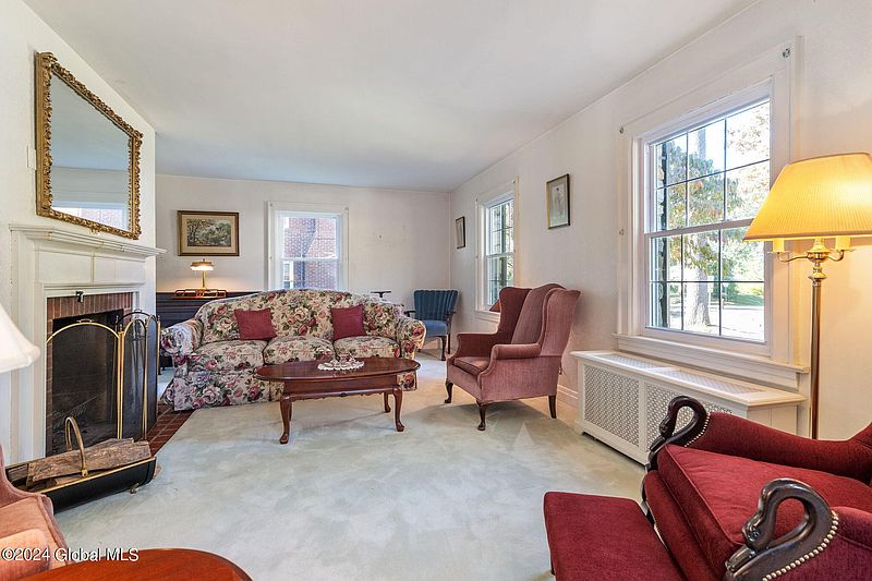 3rd image of 1532 Lexington Parkway