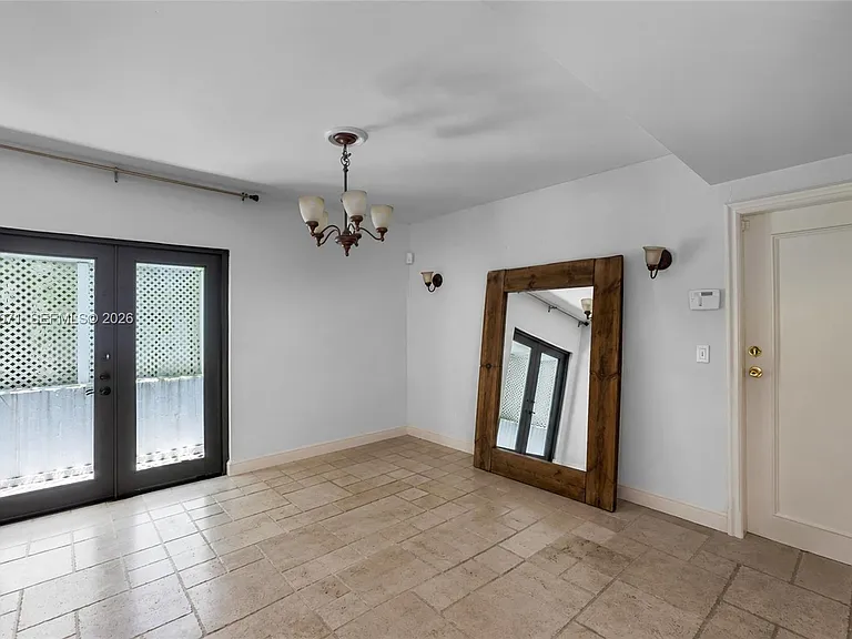 920 Aguero Ave — Photo 7