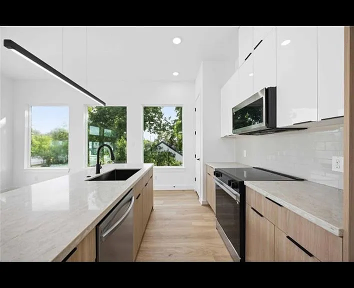 9106 Coffee St #A — Photo 7