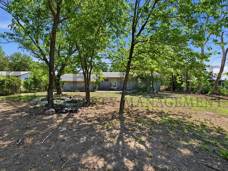 4853 S Madison Ave — Photo 8