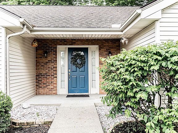 3rd image of 6509 S Greenfield Woods