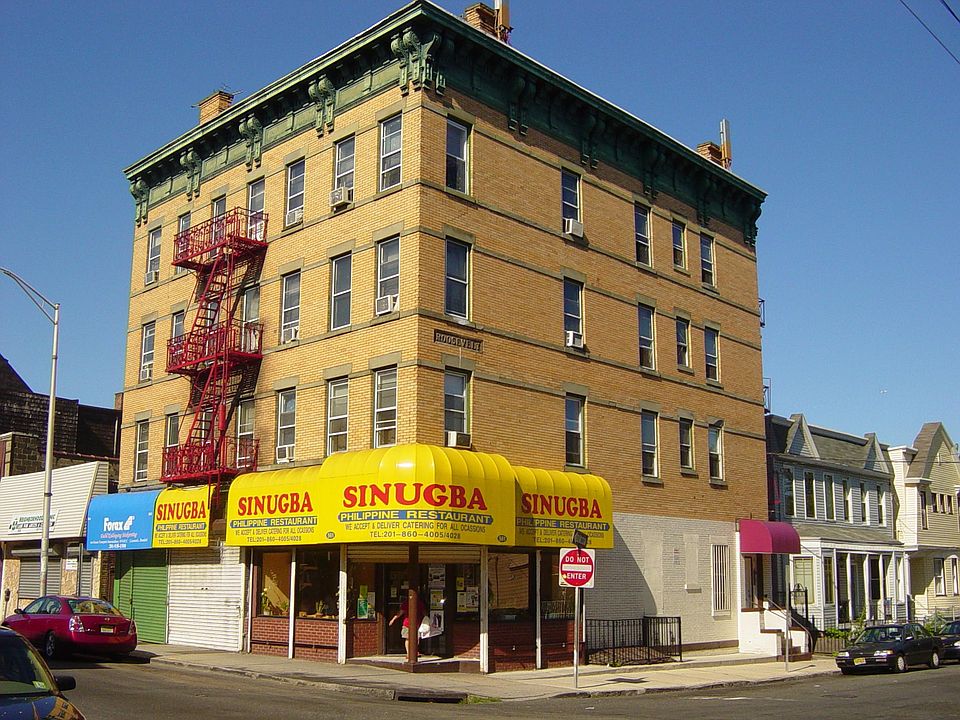 Building Photo 4