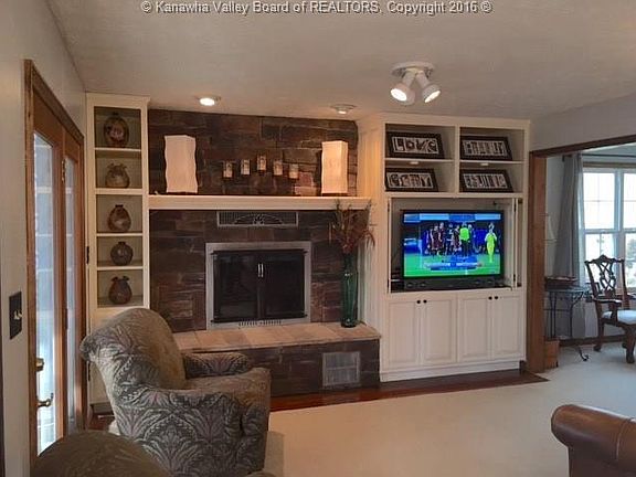 3rd image of 1 Country Oaks Dr