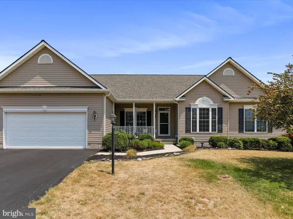 113 Isadore Ln, Martinsburg, WV 25404