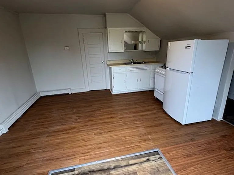 1704 W Main St — Photo 12