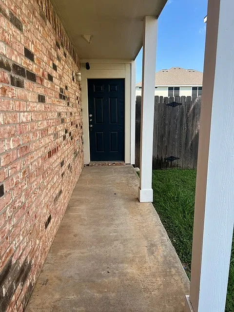 3 bed, 3.5 bath, 1350 sqft, $1,725 — Photo 4