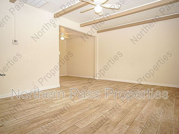 3rd image of 601 Lafayette Dr Unit 1