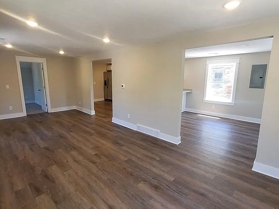 3rd image of 1194 Pine St Unit A
