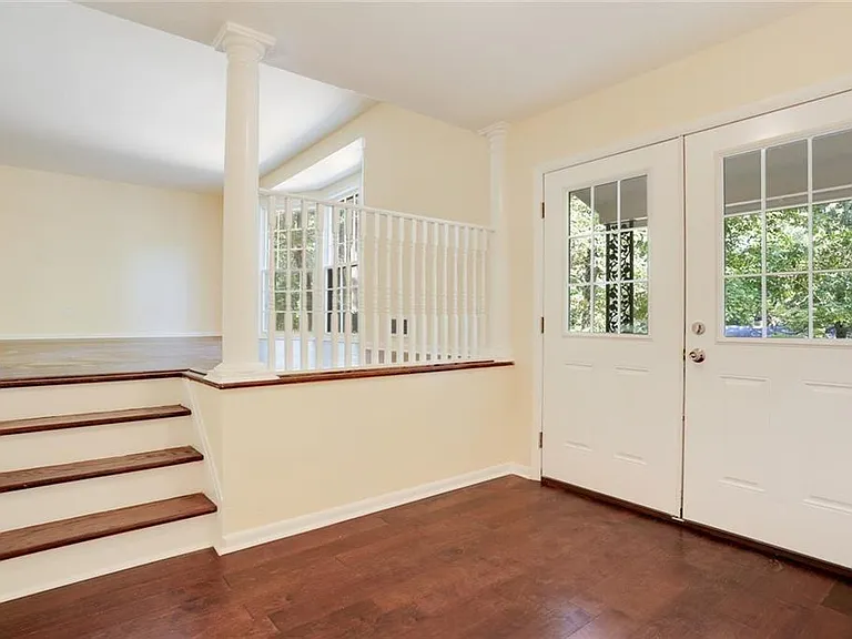 2270 Shawnee Trl — Photo 3