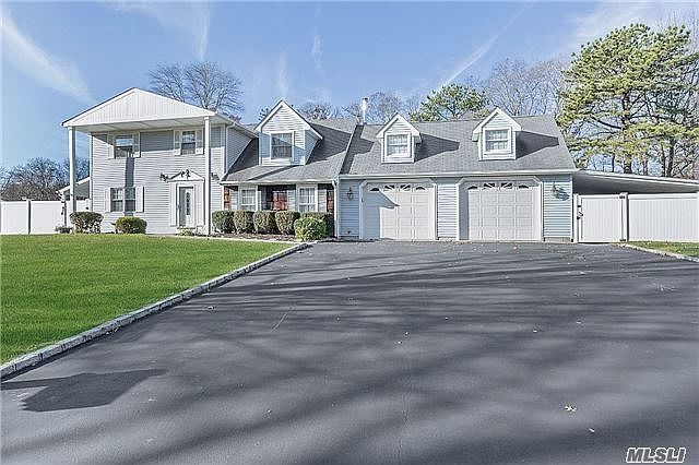 1st image of 18 Pheasant Valley Dr