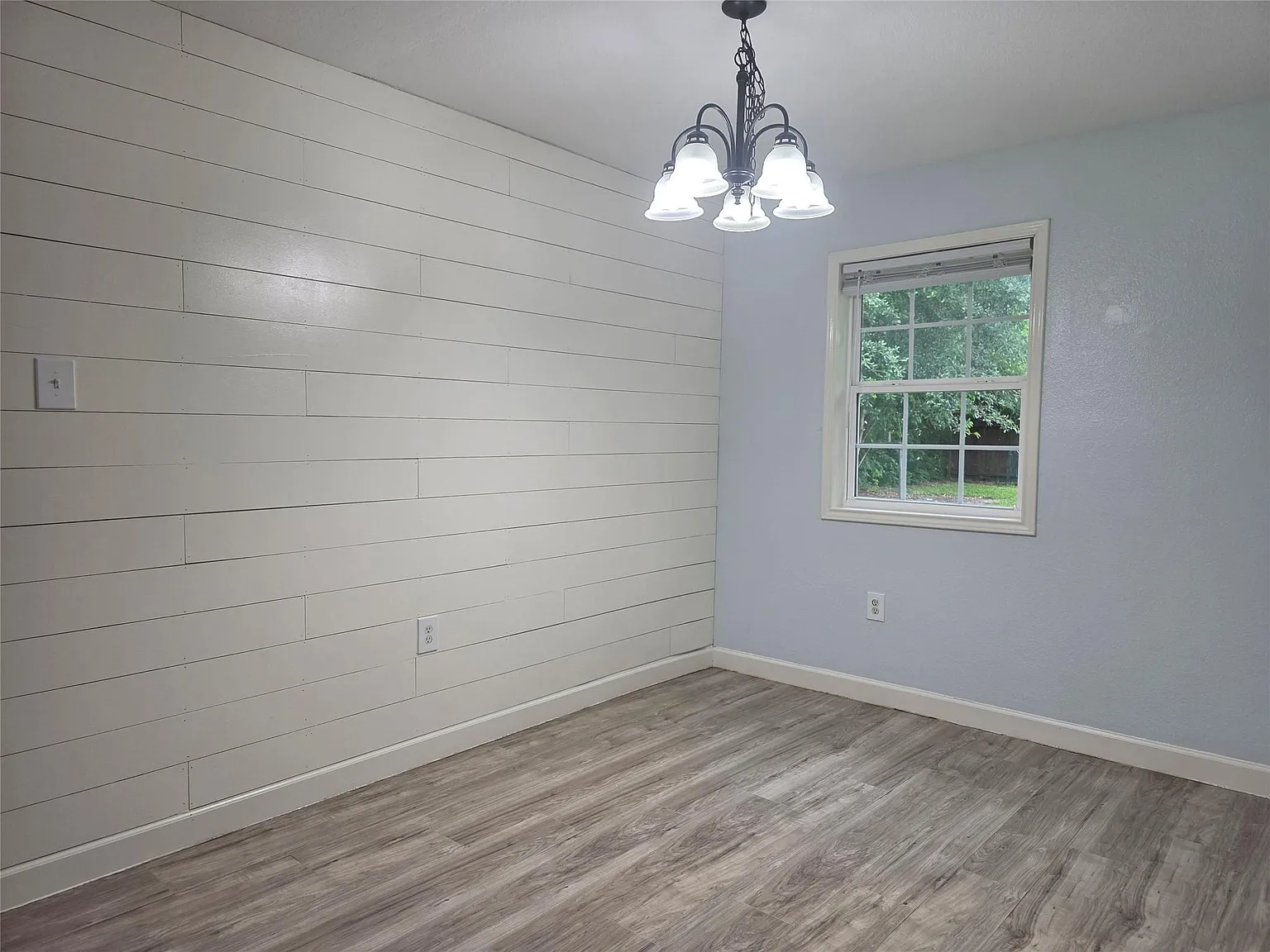 3 bed, 1.5 bath, 1105 sqft, $1,500 — Photo 4